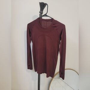 Lululemon Swiftly Tech Long Sleeve Top Thumbholes, size 6